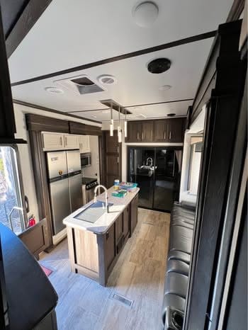 Great family toy hauler. Towable trailer in Albuquerque