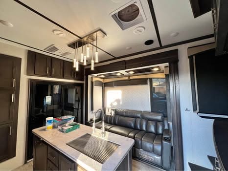 Great family toy hauler. Towable trailer in Albuquerque