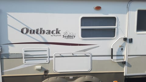 Home away from Home: Forget the hassle w/delivery and set up!!! Towable trailer in Salem