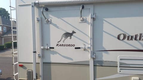 Home away from Home: Forget the hassle w/delivery and set up!!! Towable trailer in Salem