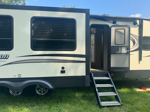Luxury Accommodations Towable trailer in Superior Charter Township
