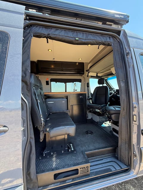 Mira: The all-season, family-friendly 4x4 TOURIG Sprinter Van! Campervan in Arvada