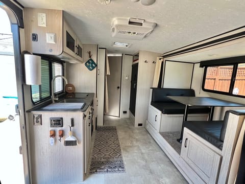 Apex Adventurer Towable trailer in Santa Rosa