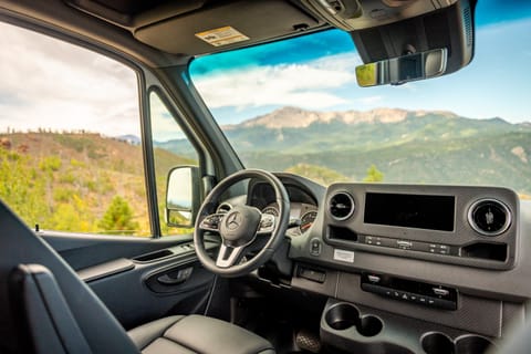 ROMR01 - 2025 Winnebago Revel 4x4 Adventure Van Drivable vehicle in Edgewater