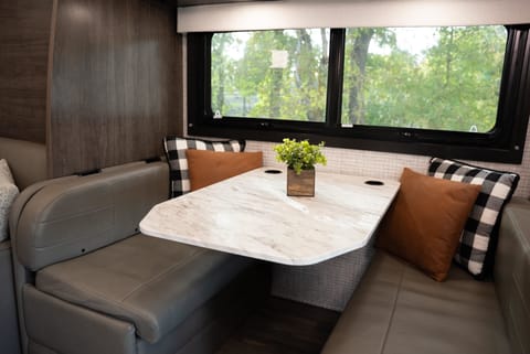 Brand New 2025 Entegra Qwest SE 24R Drivable vehicle in Elk Grove