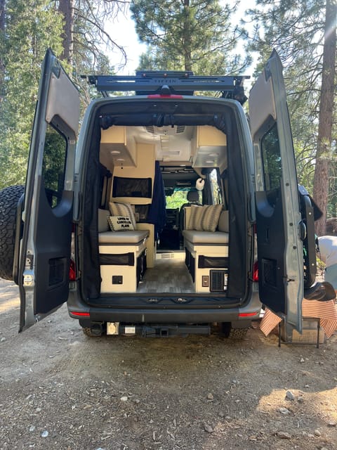 Ad-VAN-Ture Awaits with Vaughn! (4WD + FurFriendly) Drivable vehicle in San Leandro