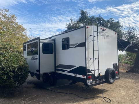 Imagine Family Travel trailer Towable trailer in Lake San Marcos