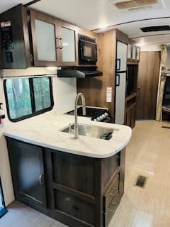 2021 Keystone Passport “Family Adventure Lodge” Towable trailer in Lago Vista