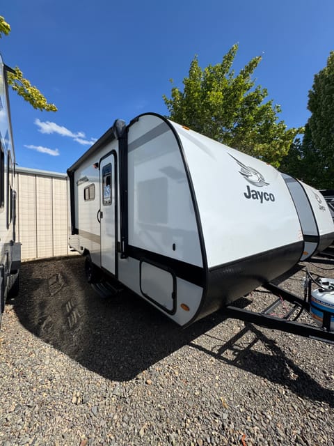Brand New 2025 Jayco Jay Feather Air! Fun, Easy and Full of Adventure! Towable trailer in Tigard