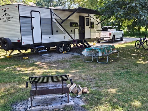 2024 Della Terra 271BH Towable trailer in Joliet