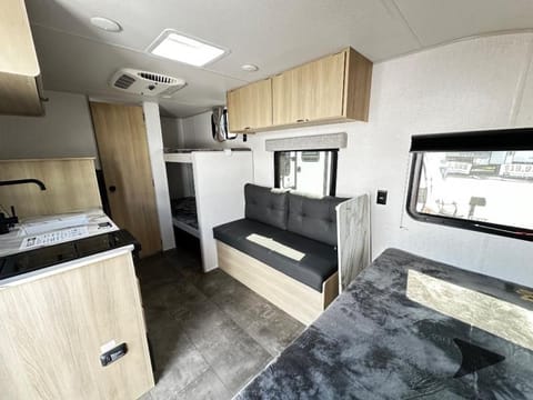 2025 FOREST RIVER SALEM FSX 174BHLE **BRAND NEW** Towable trailer in Fort Wayne