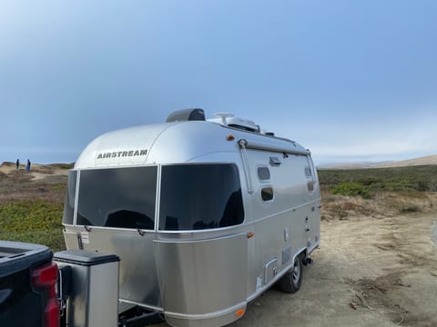 New Port Beach: Airstream 19ft Sleep 4 Towable trailer in Diamond Bar