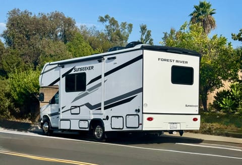 Brand New 2026 Sunseeker - Kitchen Slide Out - Fully Loaded - Luxurious Drivable vehicle in Diamond Bar