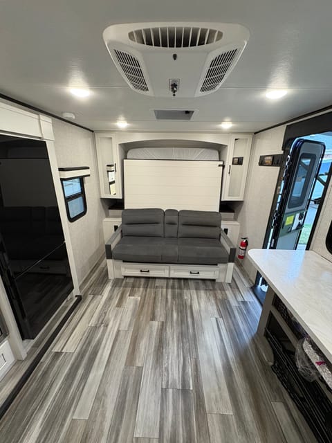 New! 2025 Jayco Jay Feather Air 18MBH Towable trailer in Elk Grove