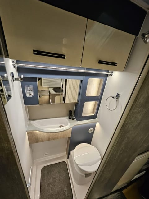 WILDAX METEOR - AUTOMATIC Campervan in Livingston