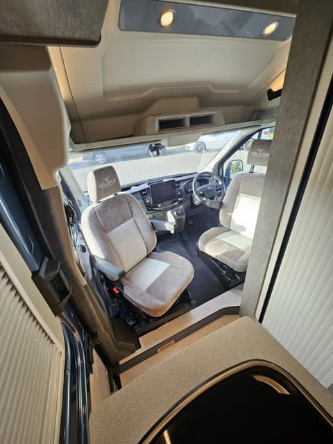 WILDAX METEOR - AUTOMATIC Campervan in Livingston