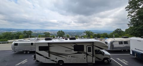 Entegra Odyssey 31F - Sleeps 10, Bunkhouse, Delivery/Setup Available Drivable vehicle in Florence