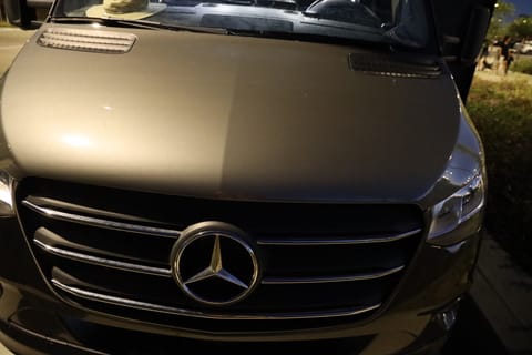 Sunshine Dynamax Isata 3 Drivable vehicle in Riverside