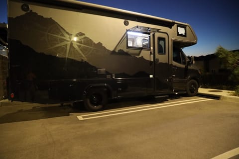 Sunshine Dynamax Isata 3 Drivable vehicle in Riverside