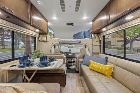 Lassen Four Winds | FREE 50GB STARLINK WIFI | Sacramento Drivable vehicle in Rancho Cordova