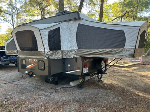 Hill Country Pop-up Camper Towable trailer in Schertz