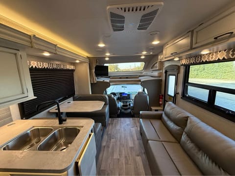 EDC2026 / BOOTS in the Park 2026 // "Princess Leia" - Defender of Freedom Drivable vehicle in Albuquerque