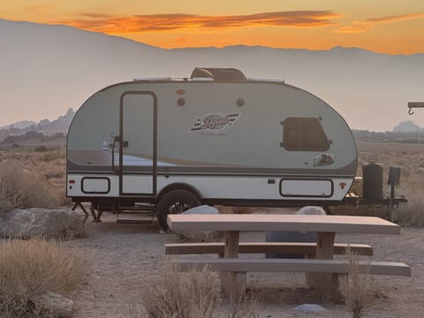 2015 R-Pod Hood River edition M179 Towable trailer in Rohnert Park