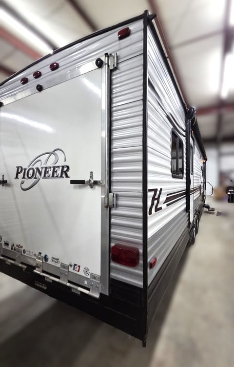 2017 Heartland RVs Pioneer Toy Hauler Towable trailer in Kettering