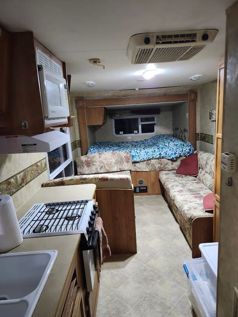 The Featherlite 2 Queen Beds Towable trailer in San Antonio