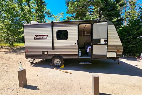 Dutchmen Coleman Lantern 17B (CWC1) Towable trailer in Temecula