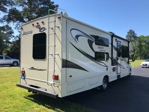 Jayco Greyhawk - Spacious and Comfort: Fully Loaded & Sleeps 10 Drivable vehicle in Lake Wylie