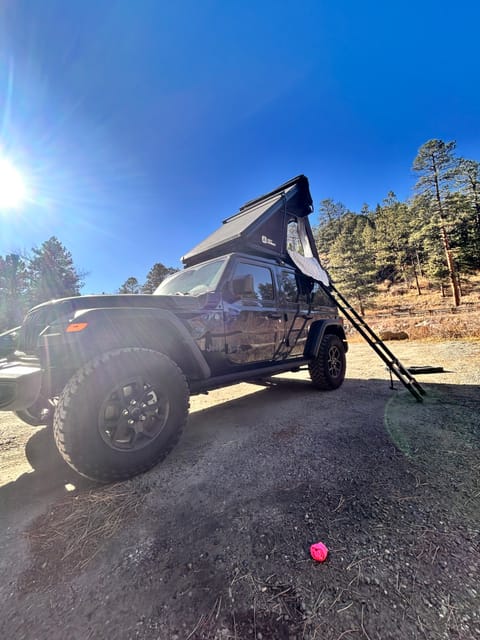 2025 Jeep wrangler 4xe with rooftop pop up tent RV in Applewood