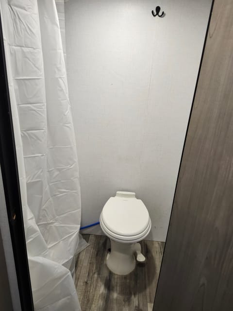 Coleman 1 Full Bed 2 Twin Bunk Towable trailer in San Antonio