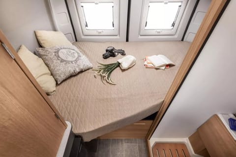 GIOTTILINE 54T - AUTOMATIC Campervan in Livingston