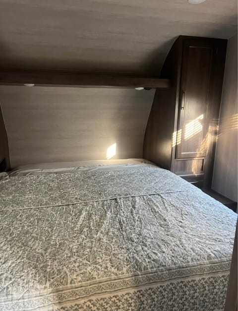 2022 Genesis Supreme Blazen Towable trailer in Pomona