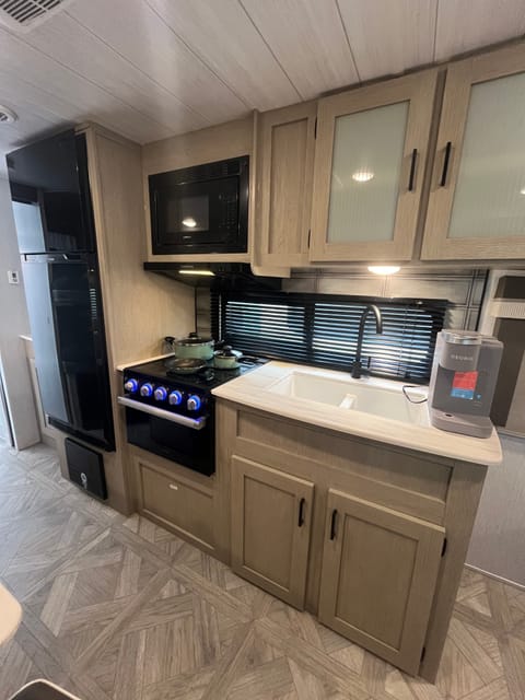 Brand New 29ft Forest River Salem Cruise Lite Towable trailer in Eastvale