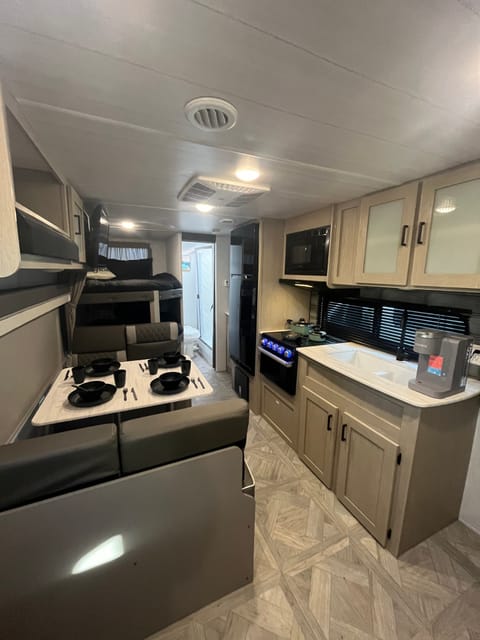 Brand New 29ft Forest River Salem Cruise Lite Towable trailer in Eastvale