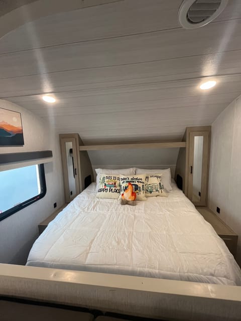 Brand New 29ft Forest River Salem Cruise Lite Towable trailer in Eastvale