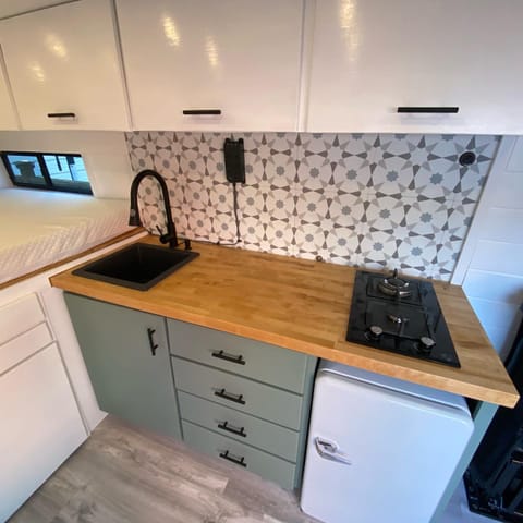 Daisy - Insulated for 4 Seasons! Campervan in Coeur dAlene