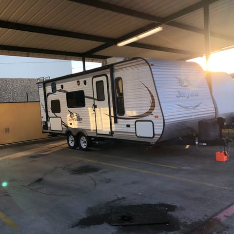 Take a Journey with Jenny! Big Family, 1/2 ton truck? SUV? No problem! Towable trailer in Carrollton