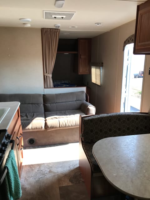 2015 Jayco 264BHW - Sleeps up to 10!  Perfect for Families! Rimorchio trainabile in Delaware