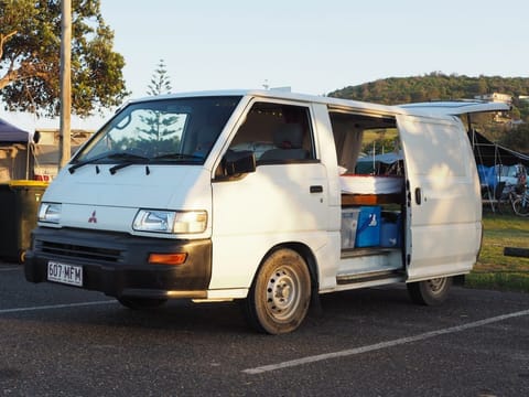 Raindrop - Manual Campervan in Byron Bay