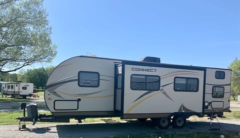 2015 KZ Spree Connect *Insurance included in daily rate Towable trailer in Bartlesville