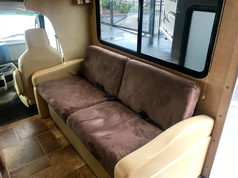 2016 Family Size Motor Coach - Private Bedroom - TV/DVD Sleeps 8 Véhicule routier in Tampa