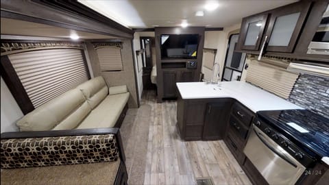 2018 Sonoma Bunkhouse Towable trailer in Kernville