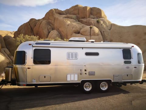 2018 25' Airstream International Signature RB Tráiler remolcable in Glendale
