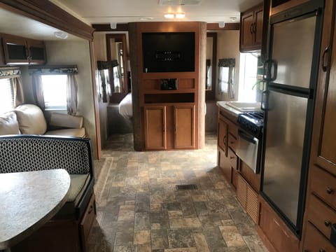 FOREST RIVER SALEM 26TBUD LUXURY LIGHT. Delivery available in Markham Park Fort lauderdale Towable trailer in Plantation