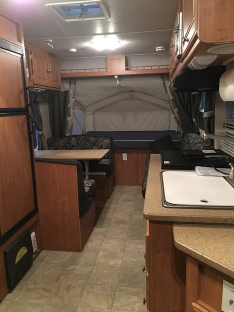 2007 Forest River Rockwood Roo Towable trailer in Brant