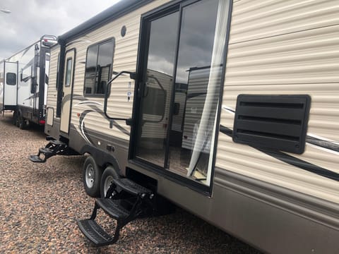 2018 Keystone Hideout Towable trailer in Commerce City