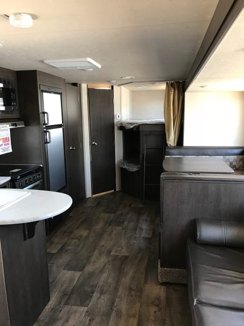 2018 Forest River Wildwood X-Lite Towable trailer in Hanford